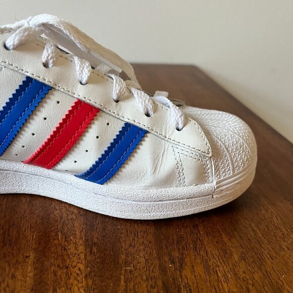 Adidas Americana vs. Superstar - Picture 6 of 14